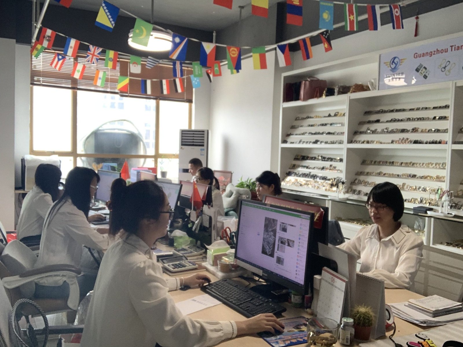 %E5%8A%9E%E5%85%AC%E5%9B%BE%E7%89%8701 Scaled