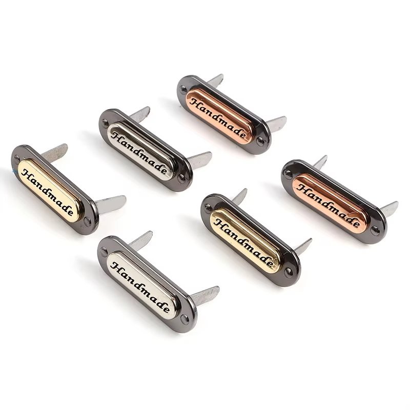 Main-01 B29 Custom Metal Logo for Handbags Plate Metal Brand Label Logo for Bag - Image 2