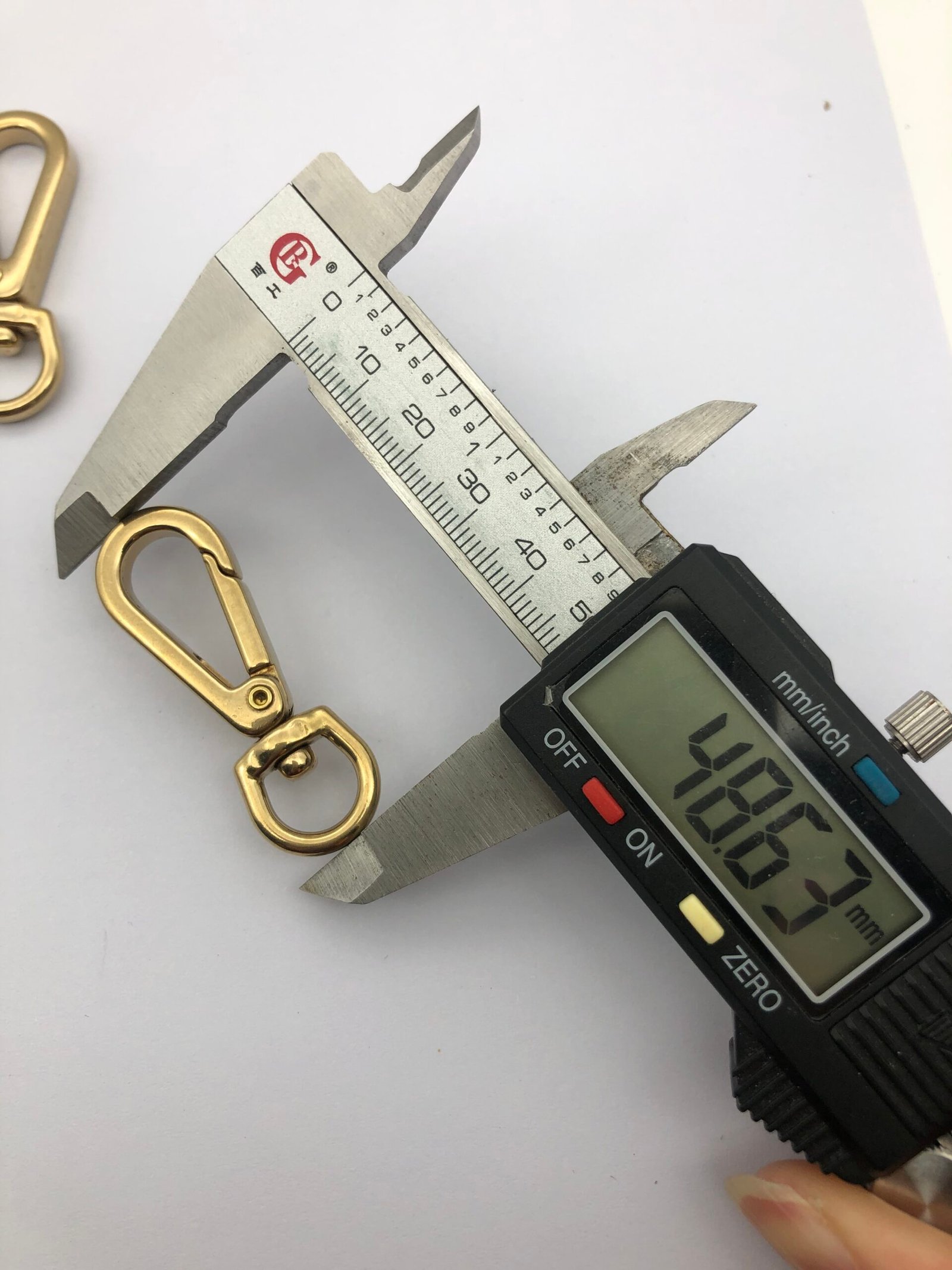 微信图片_20241227105424 CU53 Brass Hook Buckle Hot Sale Key Hook Lobster Clasp and Dog Buckle for Pants Bag Chains - Image 3