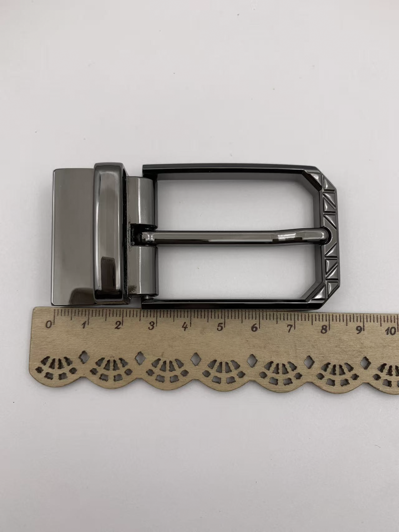 engraved gunmetal rotating belt buckle fashion zinc alloy pin buckle for casual & formal engraved gunmetal rotating belt buckle fashion zinc alloy pin buckle for casual & formal